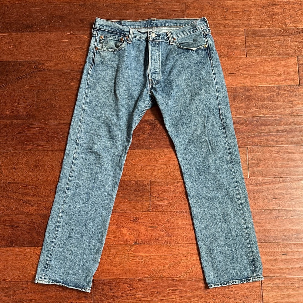 Levi's Men's Straight Jeans in Light Blue Denim